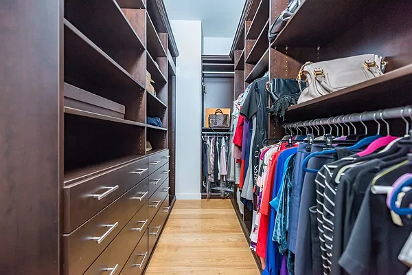 Sold by Modern Spaces | media 7