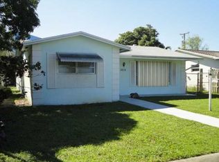 3832 N Circle Dr, Hollywood, FL 33021