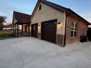 8912 Holt St, Lakeside, TX 76135