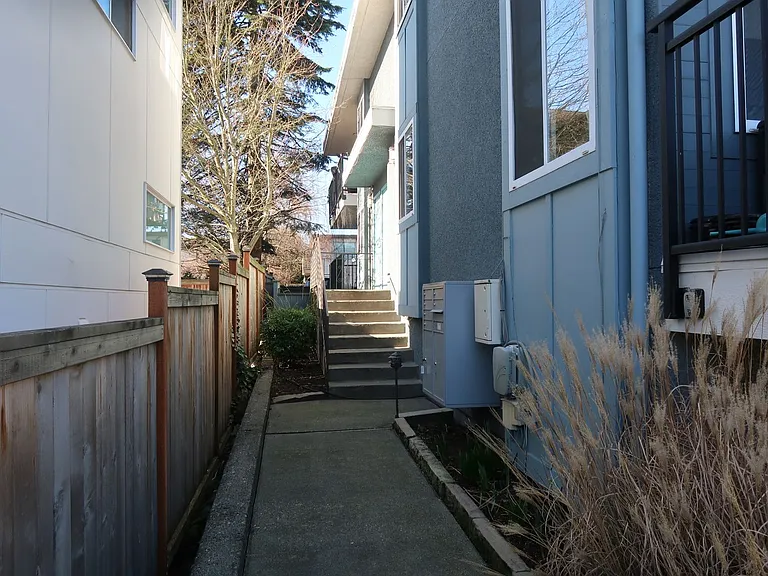 4311 Dayton Ave N #4 — Photo 1