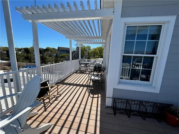 67 Esmond Ave, North Kingstown, RI