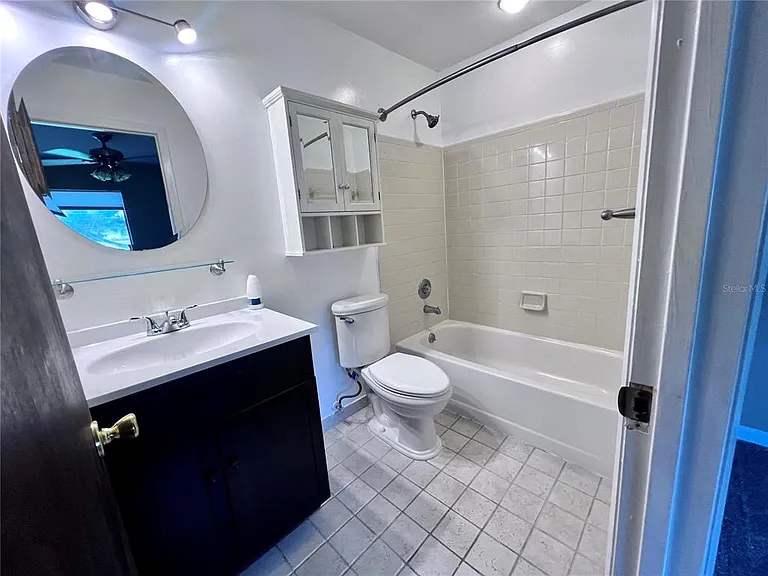 2735 SW 35th Pl #2004 — Photo 8