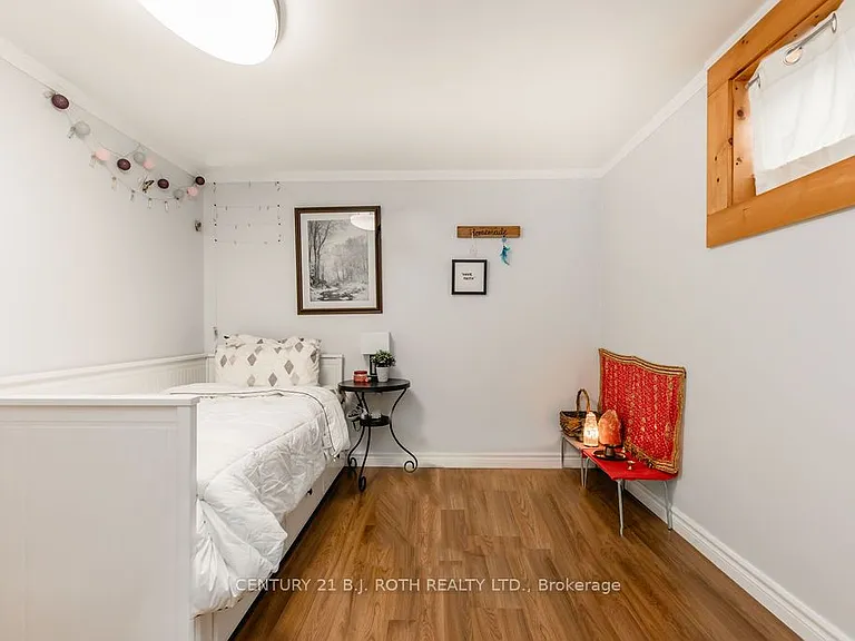 243 Wellington St E #LOWER LEVEL — Photo 13