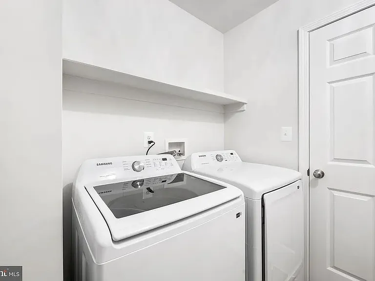 492 Mitchell Ave — Photo 2