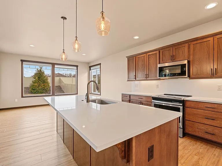 755 S Perry Ave — Photo 10