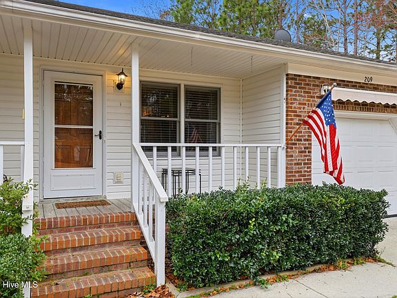 4th image of 209 Elmhurst Road