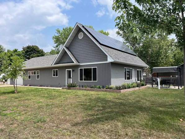 122 7th Ave, Shell Lake, WI 54871
