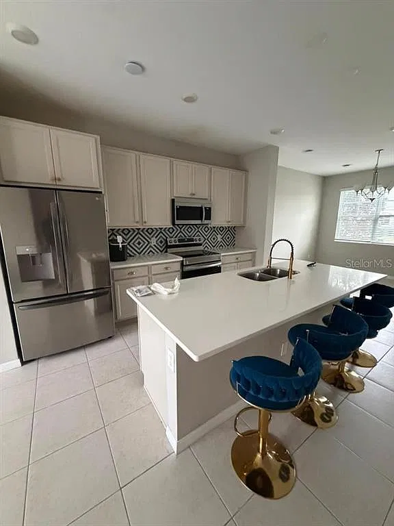 3 bed, 2.5 bath, 1624 sqft, $2,700 — Photo 4
