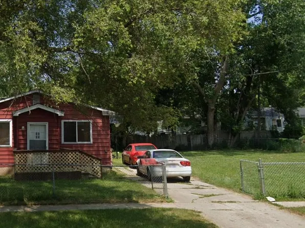 2733 E Pierson Rd, Flint, MI 48506