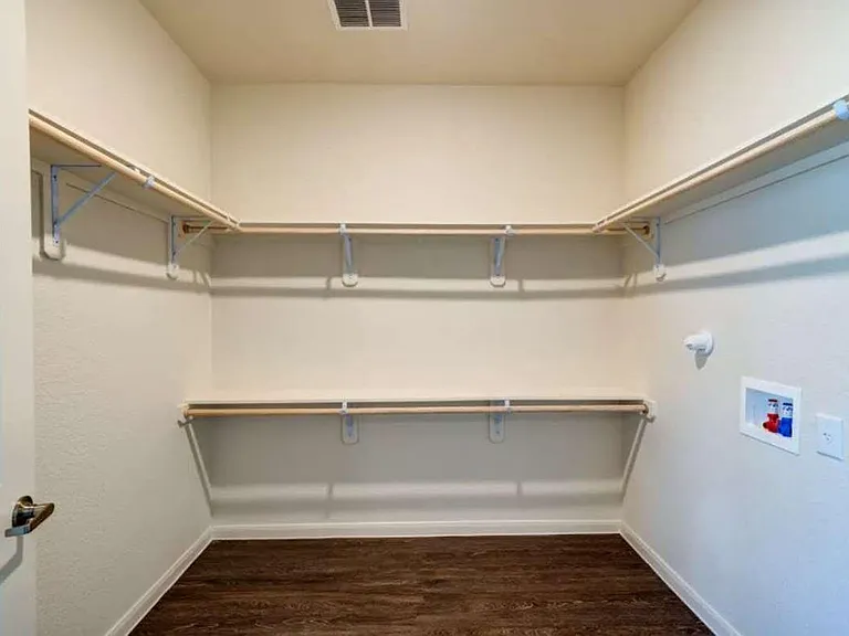 Mesa West Apartment Homes — Photo 7