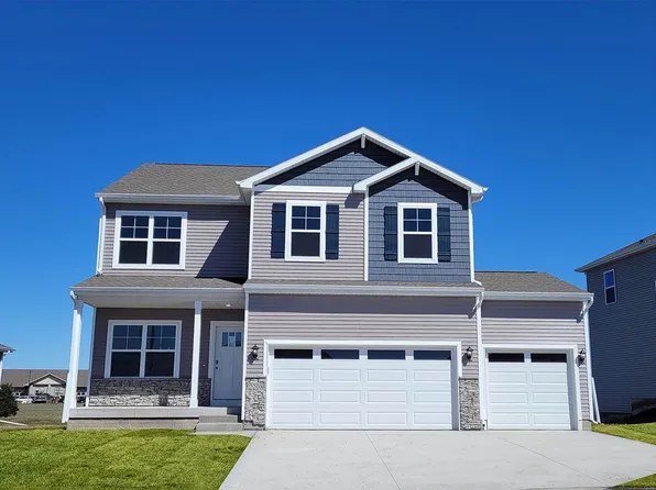 2891 Meadow Ct, Hiawatha, IA 52233
