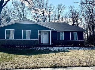 1440 Madison Dr, Troy, MI