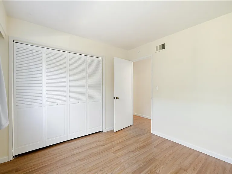 657 Sandy Hook Ct — Photo 25