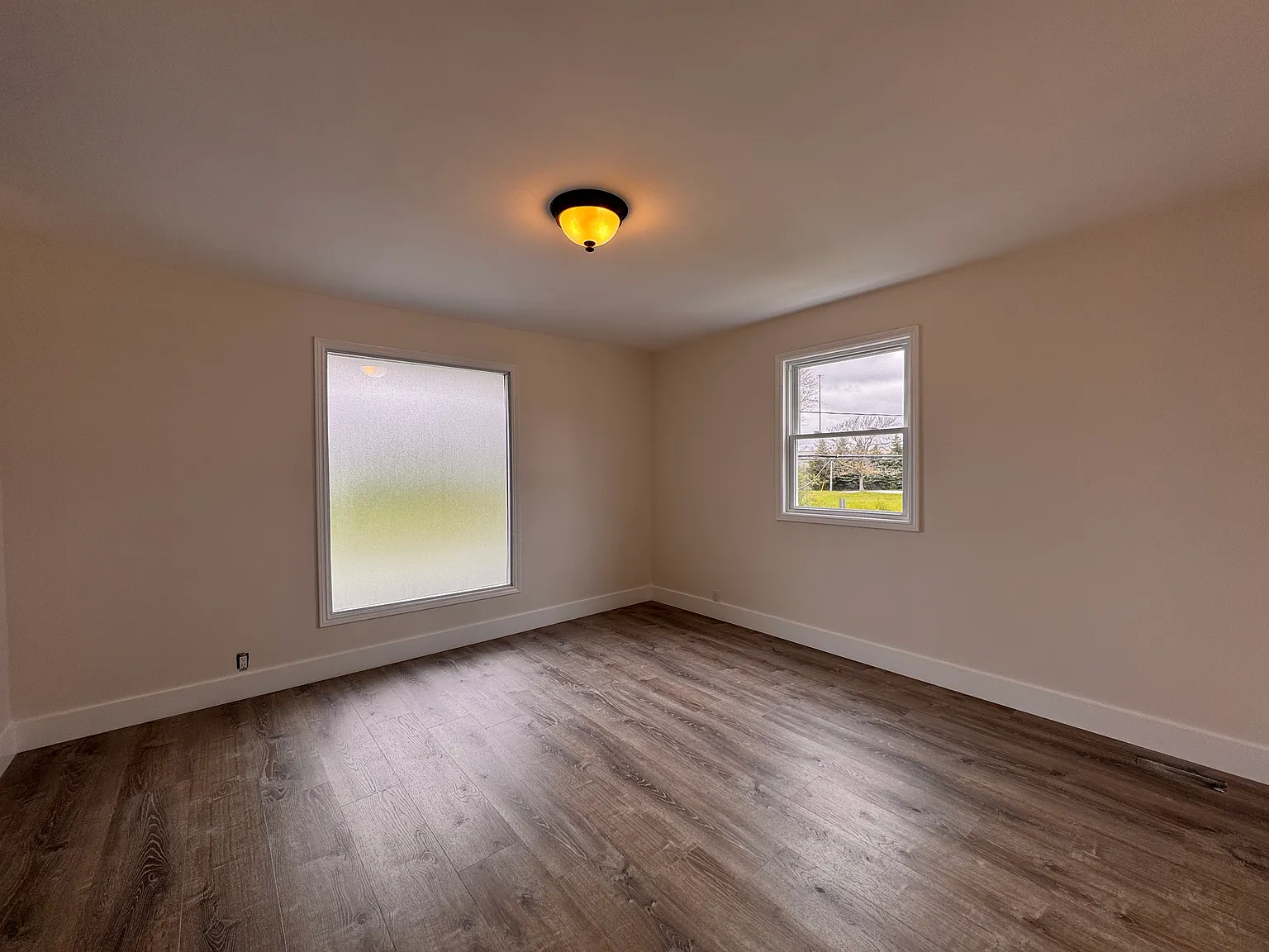 42 Wilfred Avenue Kitchener — Photo 2