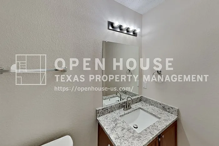 4884 Waterford Dr — Photo 10
