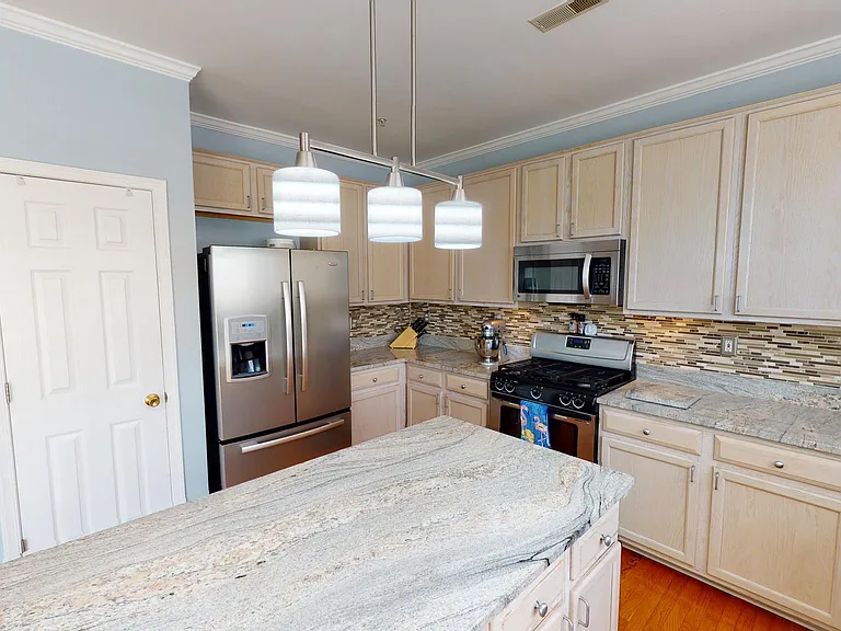 719 Summertime Dr — Photo 12