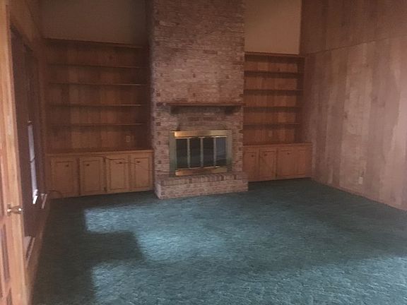 2nd image of 1914 Shelly Blvd