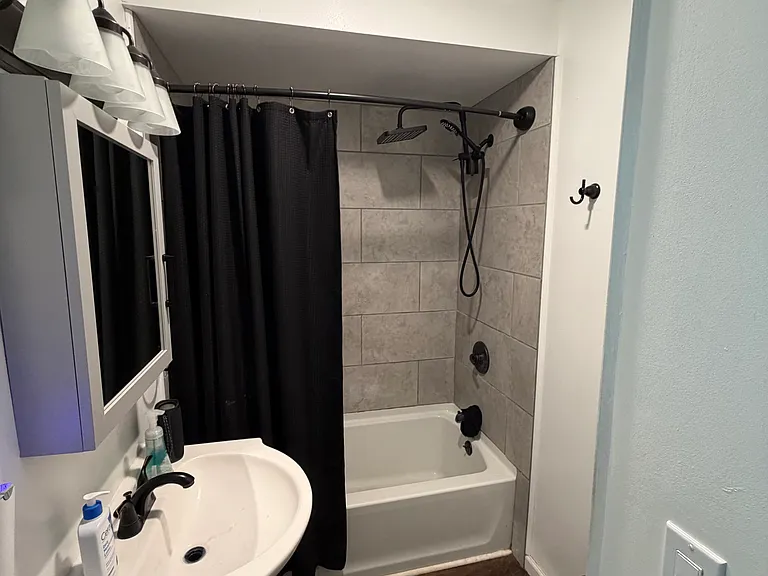 5 Pleasant Ave #UPPER — Photo 4