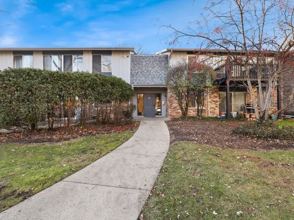 918 E Old Willow Rd APT 204, Prospect Heights, IL 60070