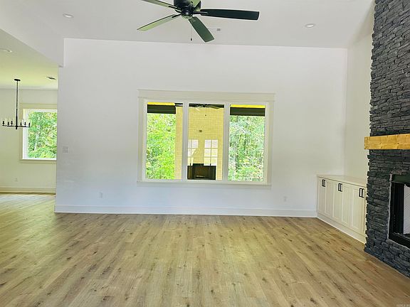 4th image of 8897 Wingate Dr