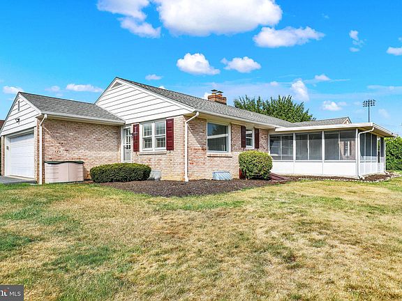 4th image of 13 Lupine Ln