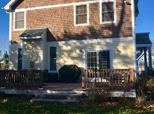 15 Elm St, Jamestown, RI 02835