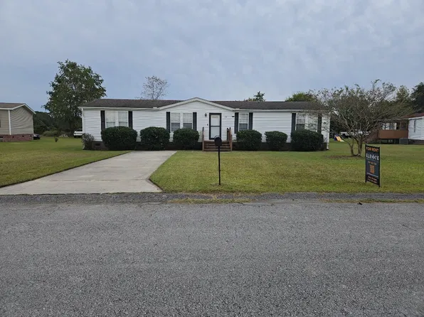126 Rainmaker Dr, Jacksonville, NC 28540
