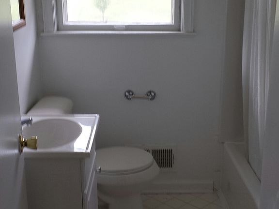 5th image of 3412 Manassas Dr