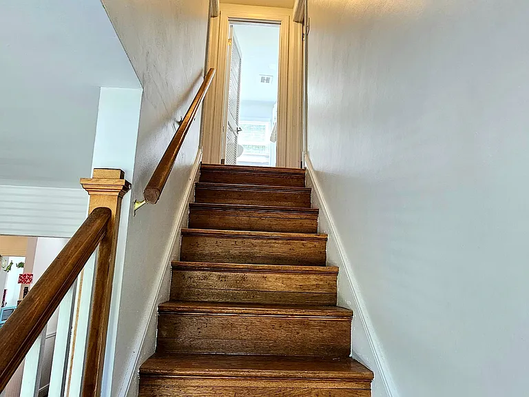 1403 Roxbury Rd — Photo 30