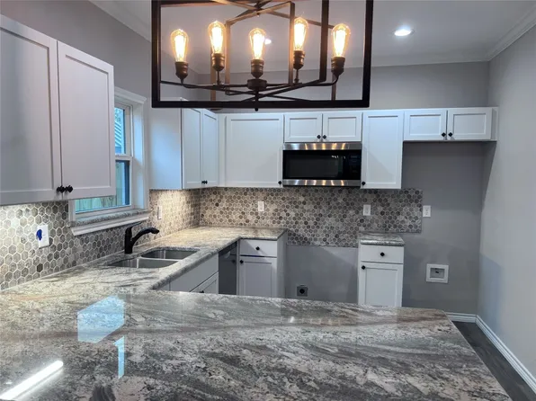 405 N Dallas St, Rice, TX 75155