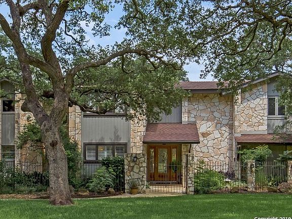 2nd image of 28530 Royal Ascot Dr