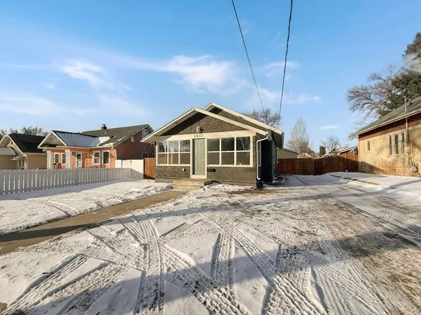 1017 2nd St NE, Minot, ND 58703
