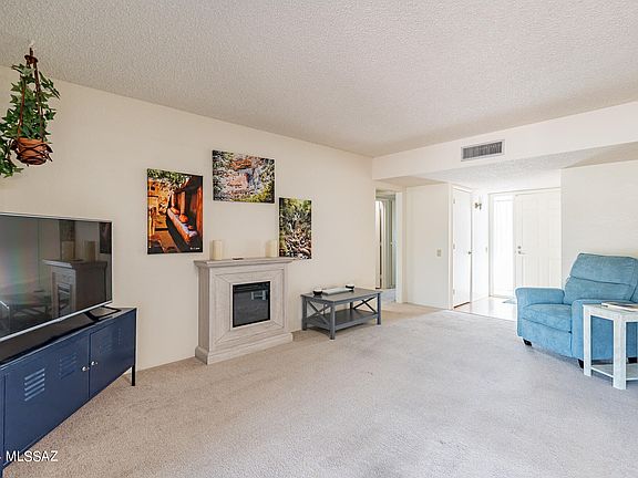3rd image of 401 N Calle De Las Profetas