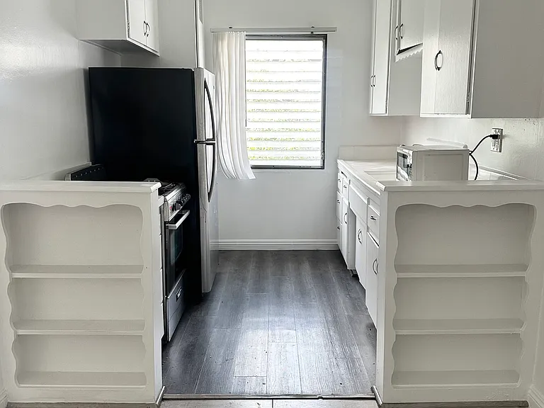 3361 Bagley Ave #16 — Photo 9