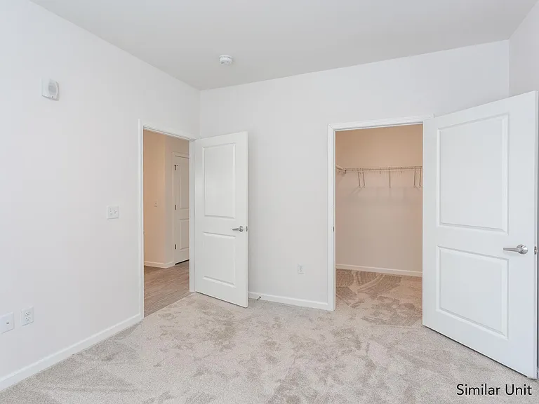 Hidden Creek Apartments — Photo 9