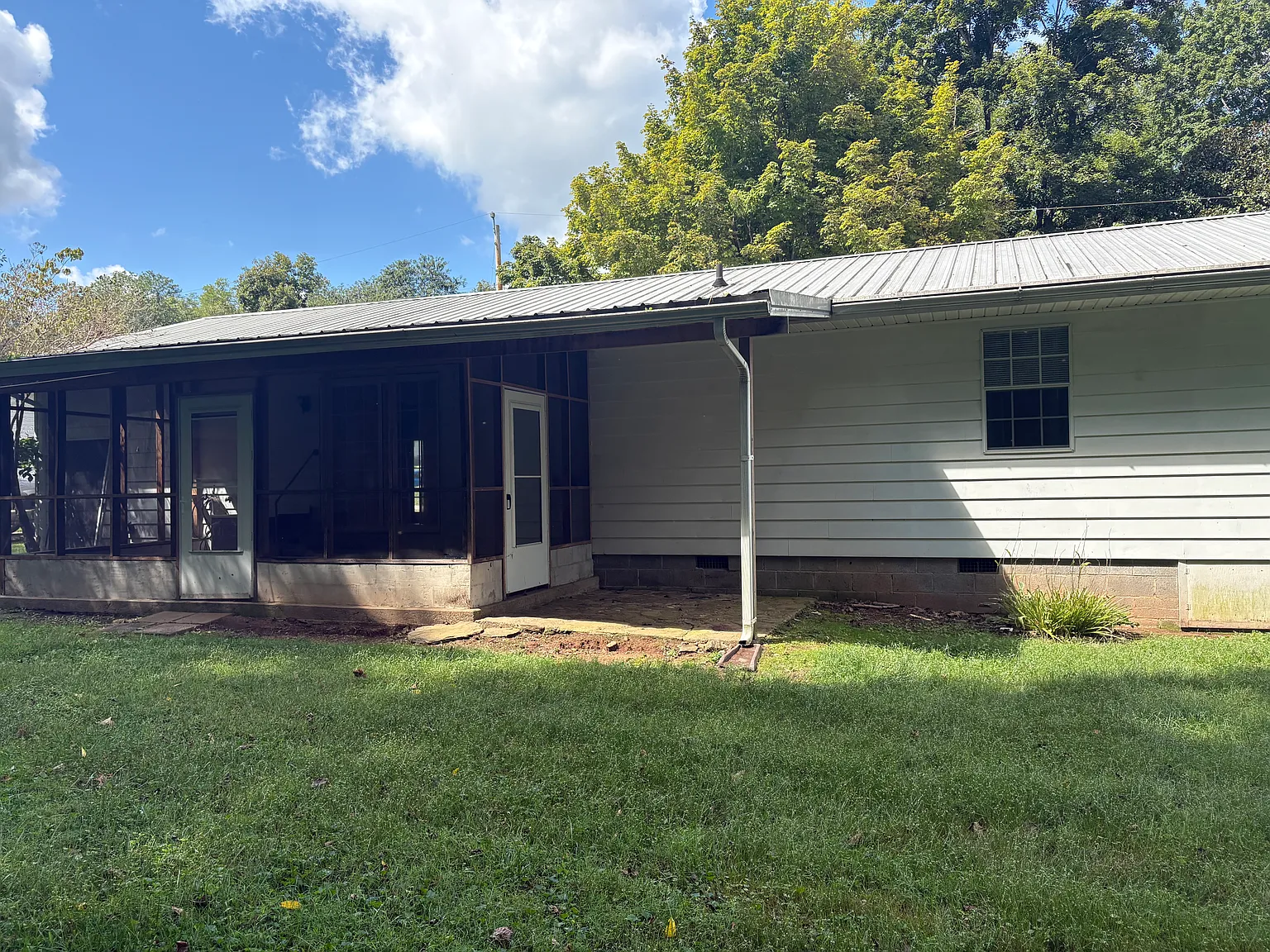 3 bed, $1,400 — Photo 3