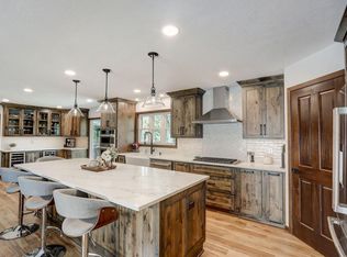 7271 S 48th St, Franklin, WI 53132