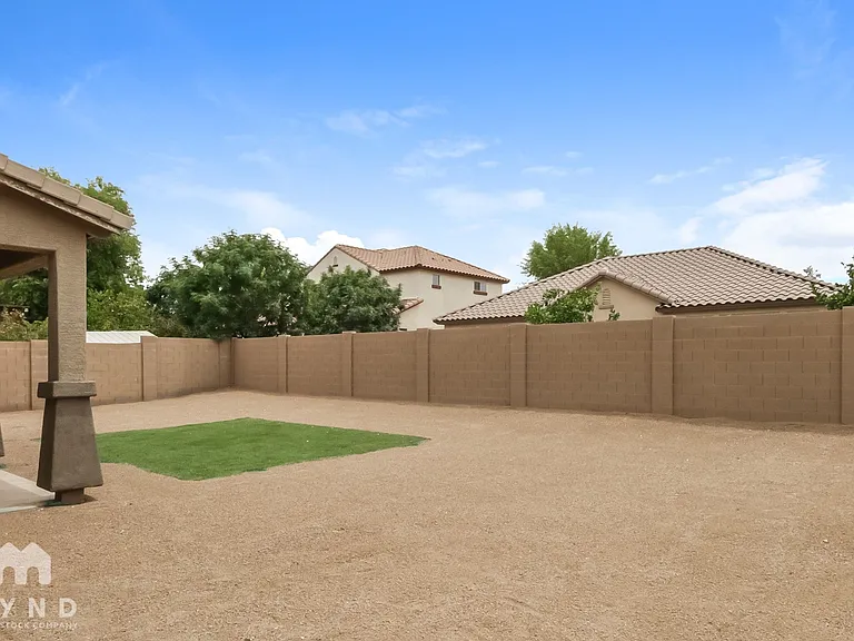 21549 E Lords Ct — Photo 15