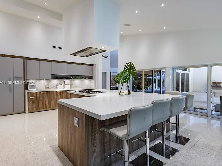 5780 Las Palmas Dr — Photo 13