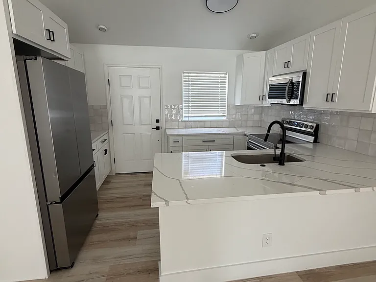 939 Dora Ave #C — Photo 8