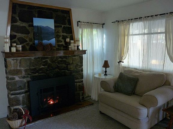 3rd image of 1031 Herbert Ave