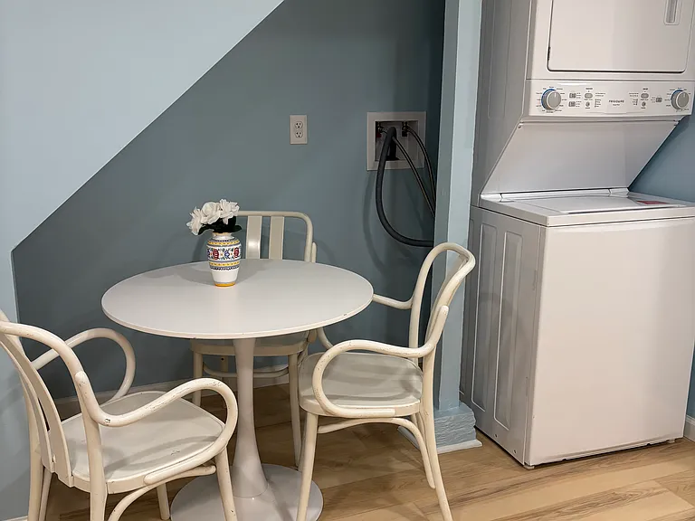 769 Oglethorpe St NE #1 — Photo 4