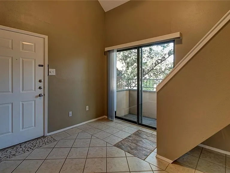 2714 Nueces St #203 — Photo 8