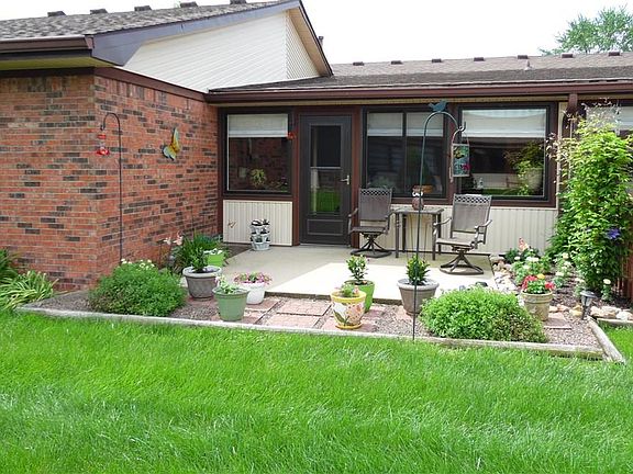 2nd image of 1208 Sycamore Dr #16