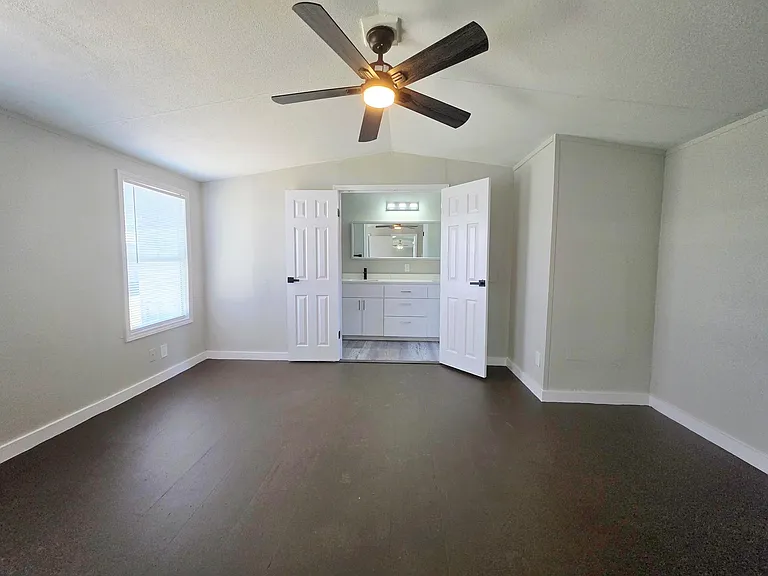 312 Paddock St #1 — Photo 7