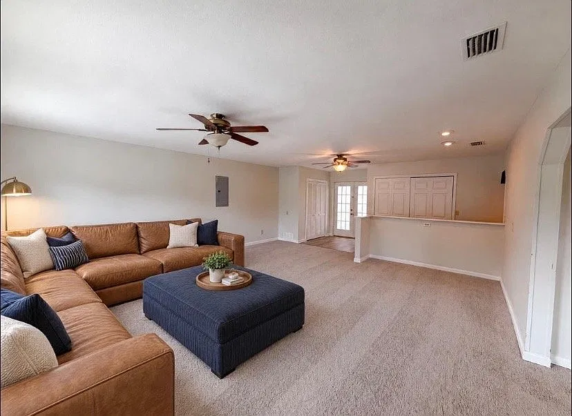 Beautiful 3-Bedroom, 2-Bath Home — Photo 4