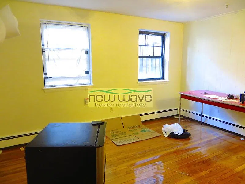56 Queensberry St #G1