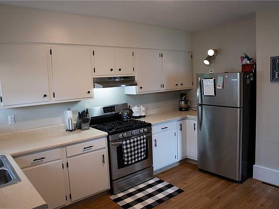 4th image of 113 S Lackawanna St #101