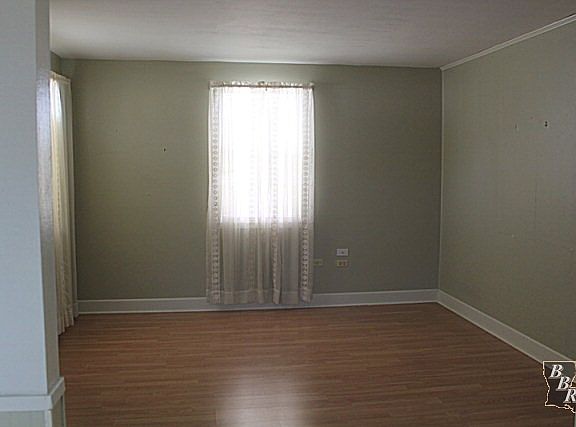 4th image of 131 Carolyn Ave