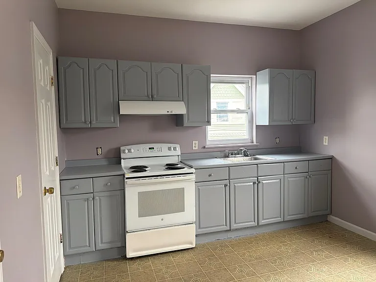 408 Park Ave — Photo 1
